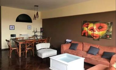 Lindo departamento con excelente vista ala plaza mayor de lima en edificio Pizarro