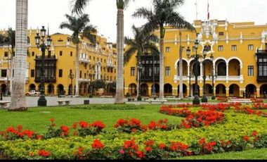 Lindo departamento con excelente vista ala plaza mayor de lima en edificio Pizarro