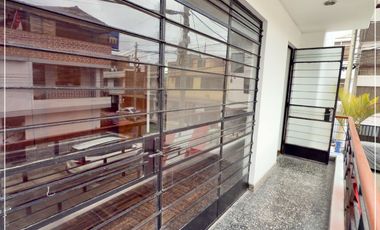 CASA EN VENTA AL COSTADO DE MAKRO CHORRILLOS 220 M2 EN ESQUINA