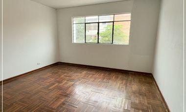 CASA EN VENTA AL COSTADO DE MAKRO CHORRILLOS 220 M2 EN ESQUINA