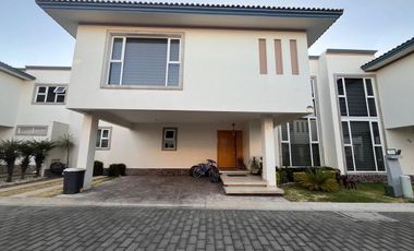 CASA RESIDENCIAL EN CASA DE LAS FUENTES METEPEC