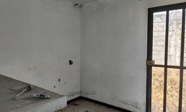 Casa en obra gris de tres recámaras en el Fraccionamiento Granjas Mérida en Temixco, Mor.