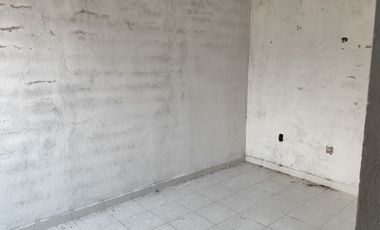Casa en obra gris de tres recámaras en el Fraccionamiento Granjas Mérida en Temixco, Mor.