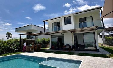 SE VENDE CASA CAMPESTRE AMOBLADA - VIA QUIMBAYA