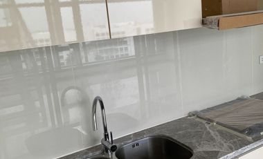 Last 4 Bedroom Penthouse with Roof Terrace and Pool For Sale in Albany BGC