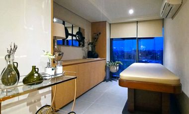 Last 4 Bedroom Penthouse with Roof Terrace and Pool For Sale in Albany BGC