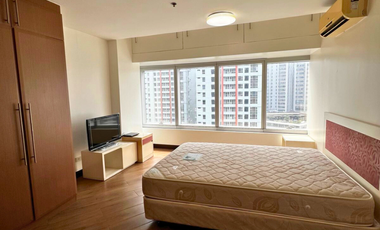 3 Bedroom Condo FOR SALE in One Central Salcedo Village Makati across RCBC Plaza