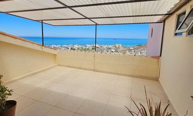 Casa en Privada Residencial con vista al Mar