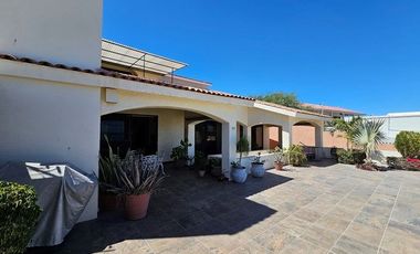 Casa en Privada Residencial con vista al Mar