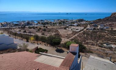 Casa en Privada Residencial con vista al Mar