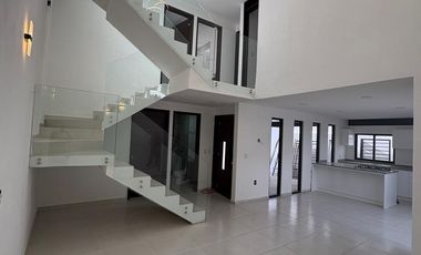 MODERNA CASA EN VENTA ZONA: ATLAHAPA