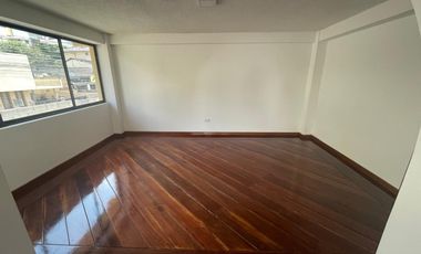 En Renta Cómodo y Amplio Departamento - El Batán