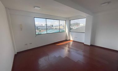 En Renta Cómodo y Amplio Departamento - El Batán