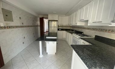 En Renta Cómodo y Amplio Departamento - El Batán