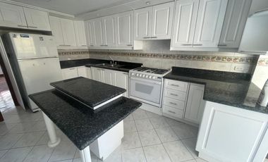 En Renta Cómodo y Amplio Departamento - El Batán