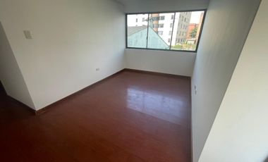 En Renta Cómodo y Amplio Departamento - El Batán