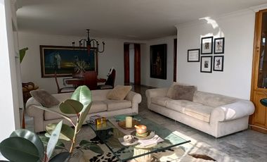 Venta Apartamento Amplio Sector Centro a pasos de la Catedral