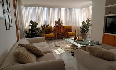 Venta Apartamento Amplio Sector Centro a pasos de la Catedral