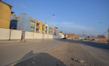 Casa 4 pisos condominio El Olivar, Carabayllo, cochera privada opcional