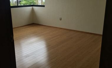 CASA EN RENTA EN EL CAMPANARIO 4 RECAMARAS