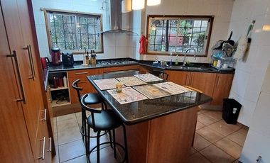 Linda casa 5D, 3B ,4E   subida Lusitania barrio Miraflores