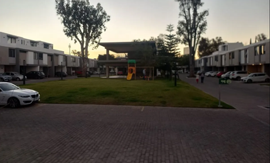 Remato Casa en Fraccionamiento Novaportalia, Paseos del Sol Zapopan