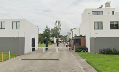 Remato Casa en Fraccionamiento Novaportalia, Paseos del Sol Zapopan