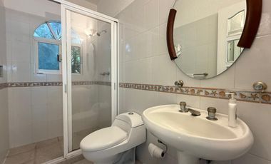 CASA EN RENTA EN FRACCIONAMIENTO LOMAS DE COCOYOC MORELOS