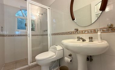 CASA EN RENTA EN FRACCIONAMIENTO LOMAS DE COCOYOC MORELOS