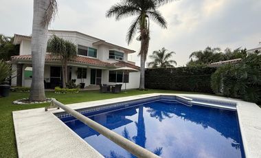 CASA EN RENTA EN FRACCIONAMIENTO LOMAS DE COCOYOC MORELOS