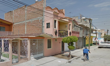 OPRTUNIDAD DE BELLA CASA EN  ZONA CENTRO ROMITA, GUANAJUATO 