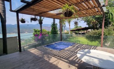 CASA VALLESANA EN VENTA CON ESPECTACULAR VISTA AL LAGO
