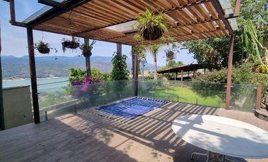 CASA VALLESANA EN VENTA CON ESPECTACULAR VISTA AL LAGO