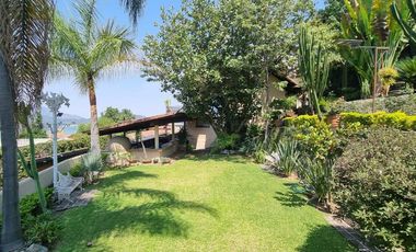 CASA VALLESANA EN VENTA CON ESPECTACULAR VISTA AL LAGO