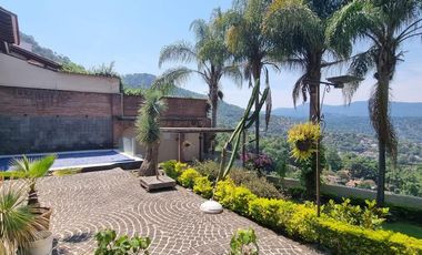 CASA VALLESANA EN VENTA CON ESPECTACULAR VISTA AL LAGO