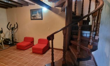 CASA VALLESANA EN VENTA CON ESPECTACULAR VISTA AL LAGO