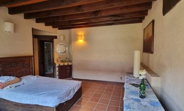 CASA VALLESANA EN VENTA CON ESPECTACULAR VISTA AL LAGO