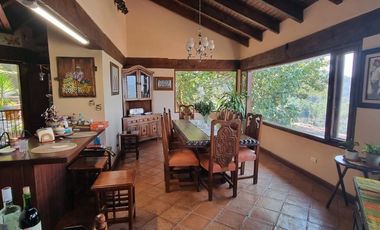 CASA VALLESANA EN VENTA CON ESPECTACULAR VISTA AL LAGO