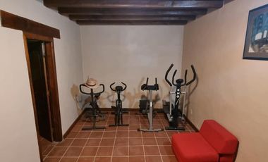 CASA VALLESANA EN VENTA CON ESPECTACULAR VISTA AL LAGO