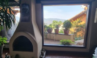 CASA VALLESANA EN VENTA CON ESPECTACULAR VISTA AL LAGO