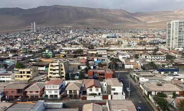 SE VENDE DEPTO EN EDIF. REINA ISIDORA.