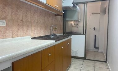 SE VENDE DEPTO EN EDIF. REINA ISIDORA.