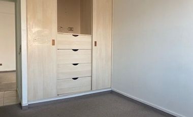 SE VENDE DEPTO EN EDIF. REINA ISIDORA.