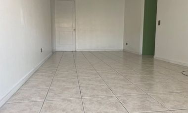 SE VENDE DEPTO EN EDIF. REINA ISIDORA.