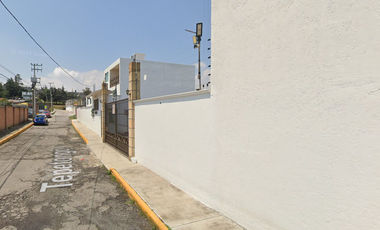 Casa en venta en Residencial El Bayo, calle Tepetongo, Pueblo Tecaxic, Toluca, Edo. de México