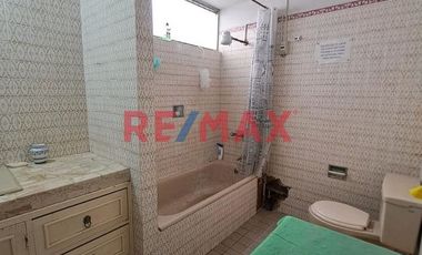 Terreno para proyecto multifamiliar en San Borja con potencial para 5 pisos – Oportunidad única