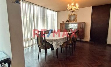 Terreno para proyecto multifamiliar en San Borja con potencial para 5 pisos – Oportunidad única