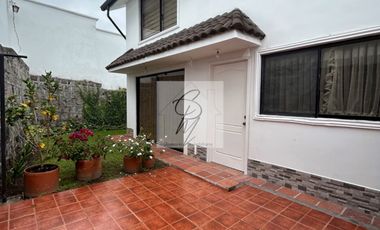 ARRIENDO CASA CUMBAYÁ LA PRIMAVERA 3 DORMITORIOS