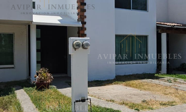 Bella casa en venta ubicada en circuito viñedos en Bosques de San Juan