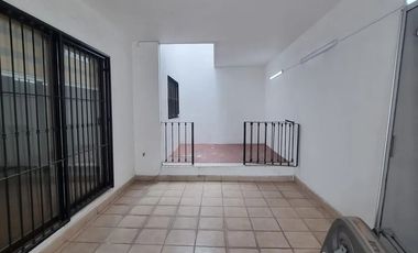 Casa en venta fraccionamiento bugambilias primera sección coto 4 recamaras 4 estacionamientos
